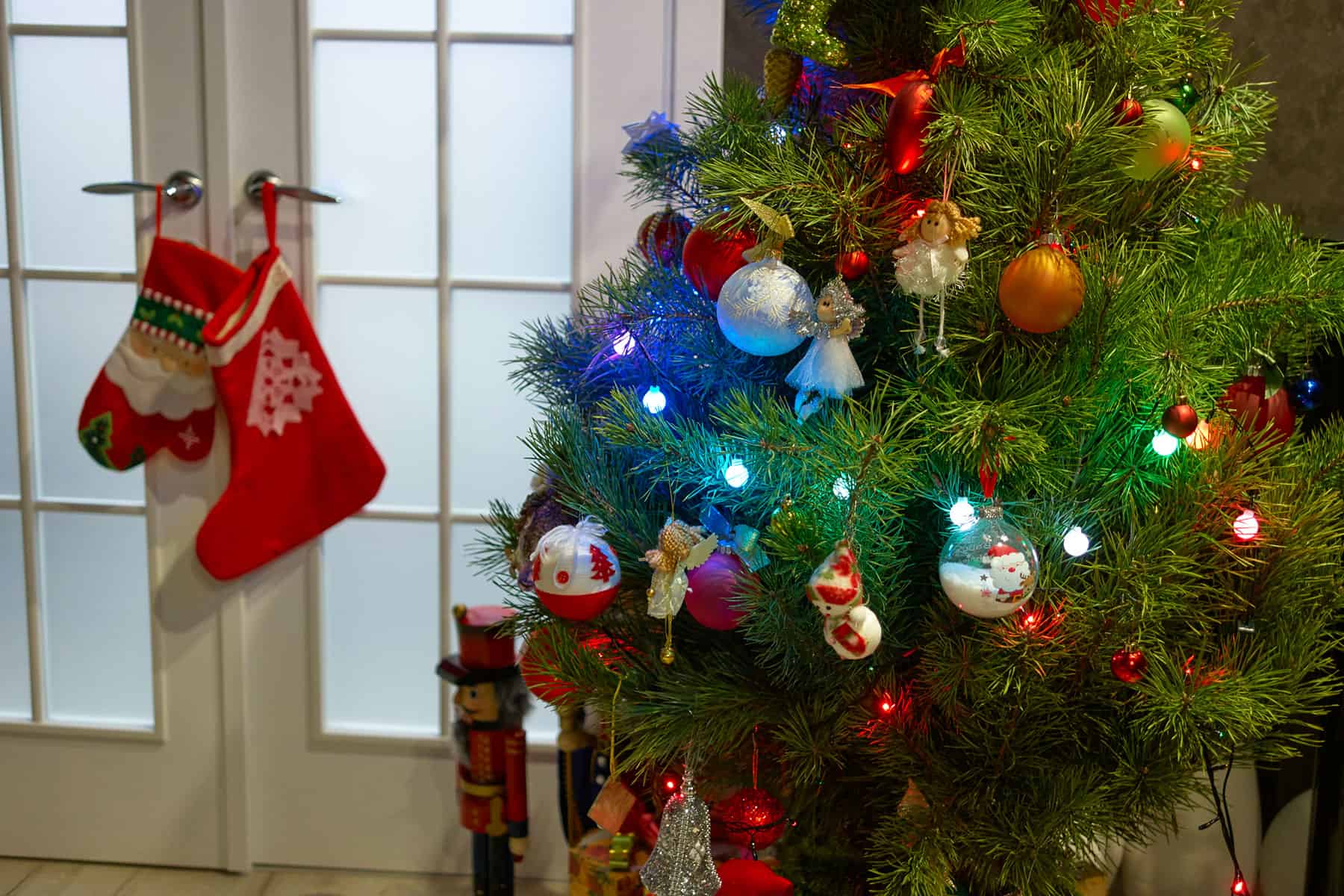 8 Concepts To Protect Your Christmas Tree Trendy By the Holidays * Huge Weblog of Gardening